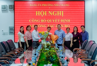 Đảng ủy phường Nha Trang: công bố Quyết định về công tác cán bộ